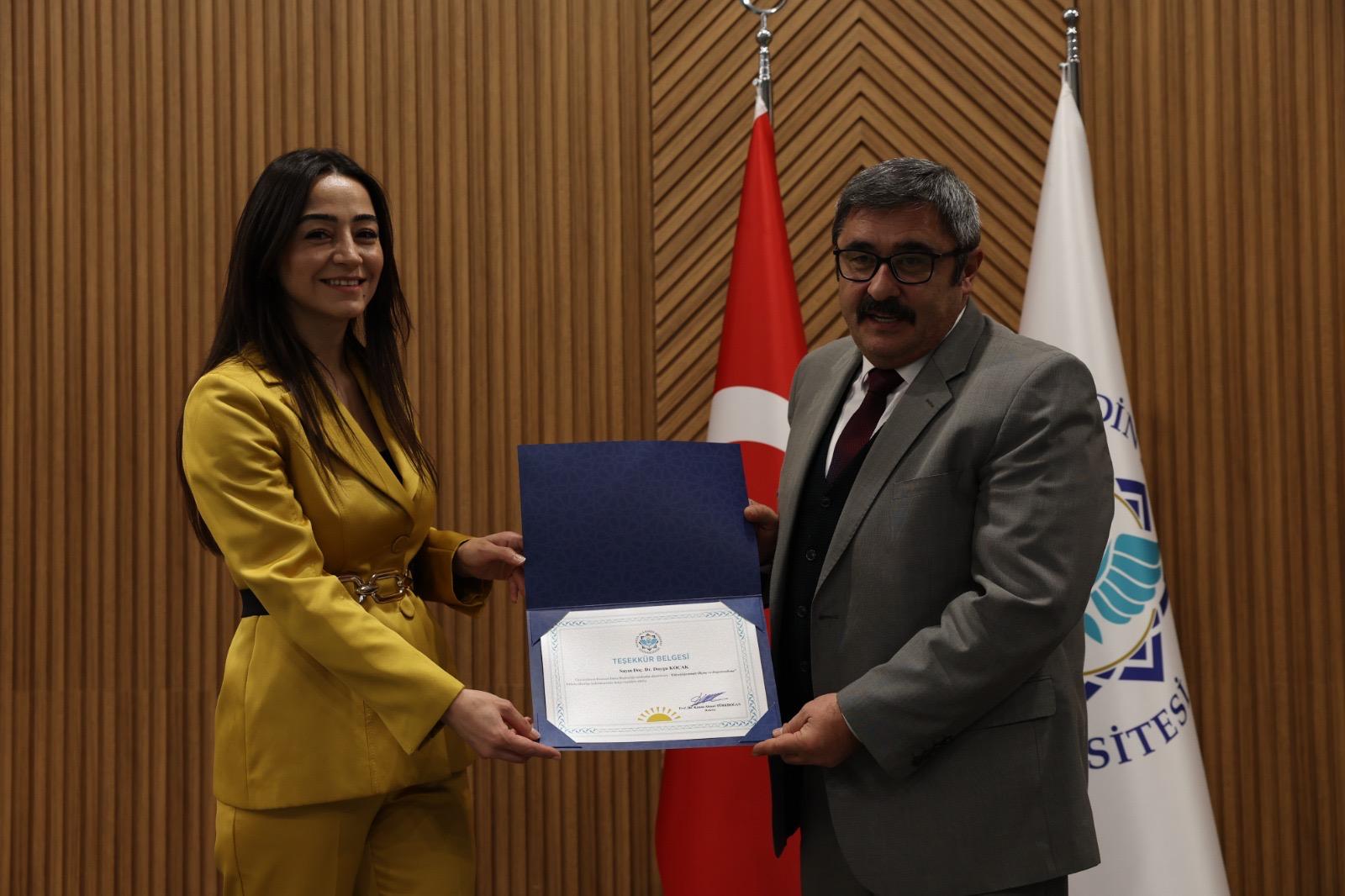 YÜKSEKÖĞRETİMDE ÖLÇME VE DEĞERLENDİRME (EĞİTİCİLERİN EĞİTİMİ)